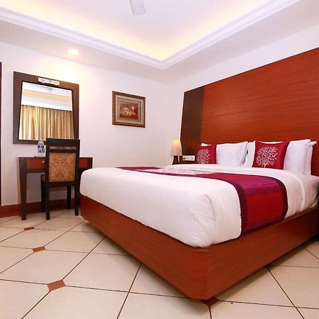 Emarald Hotel Cochin Kochi Ngoại thất bức ảnh
