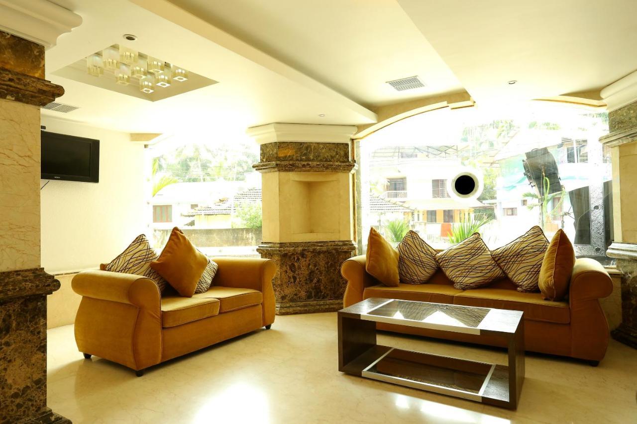 Emarald Hotel Cochin Kochi Ngoại thất bức ảnh