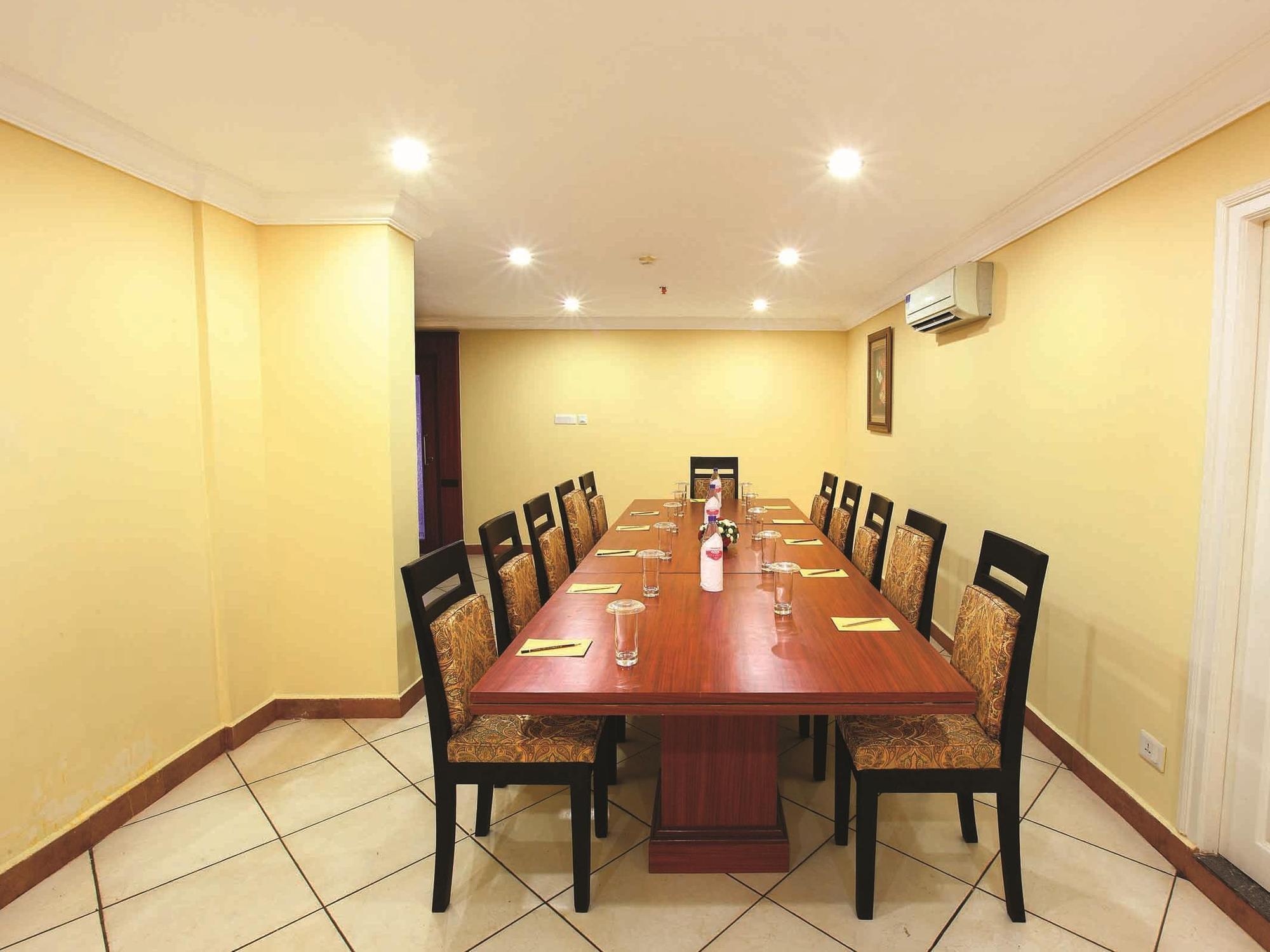Emarald Hotel Cochin Kochi Ngoại thất bức ảnh