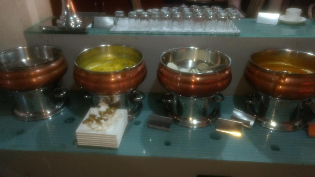 Emarald Hotel Cochin Kochi Ngoại thất bức ảnh