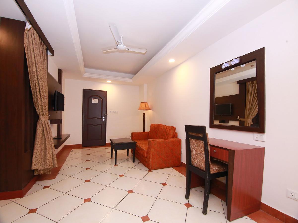 Emarald Hotel Cochin Kochi Ngoại thất bức ảnh