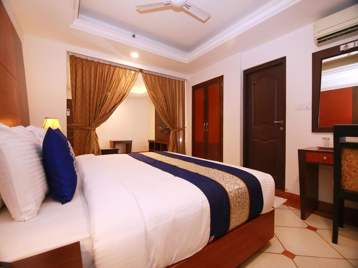 Emarald Hotel Cochin Kochi Ngoại thất bức ảnh