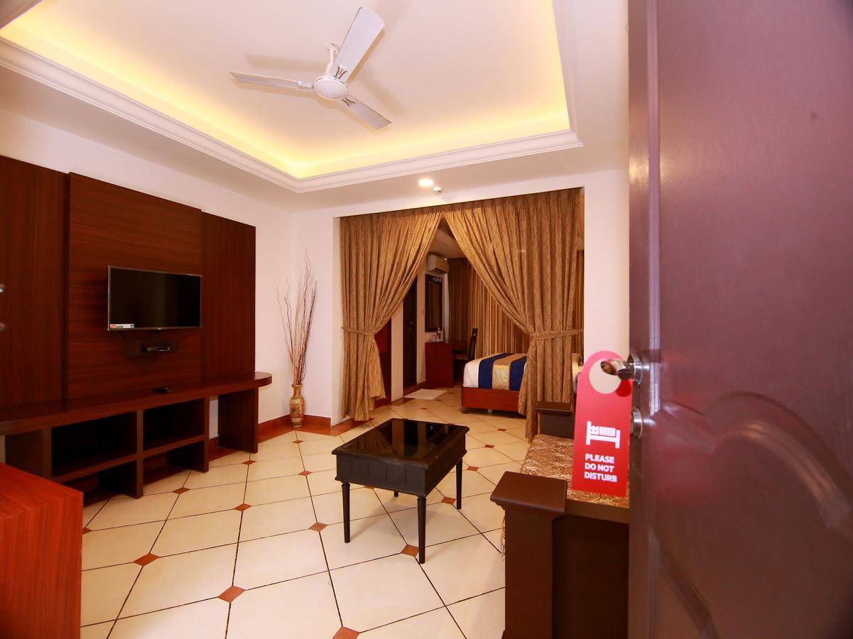 Emarald Hotel Cochin Kochi Ngoại thất bức ảnh