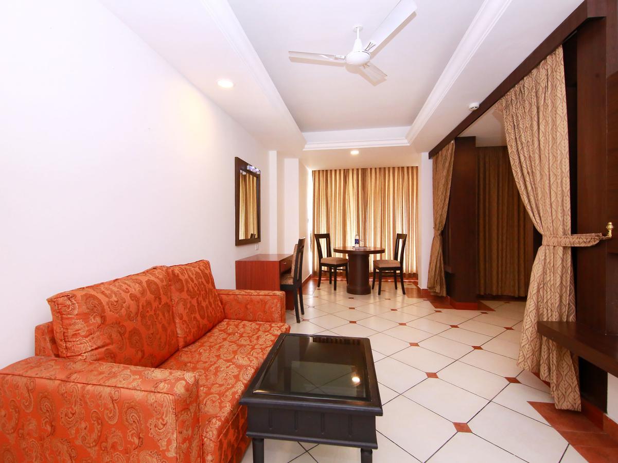Emarald Hotel Cochin Kochi Ngoại thất bức ảnh