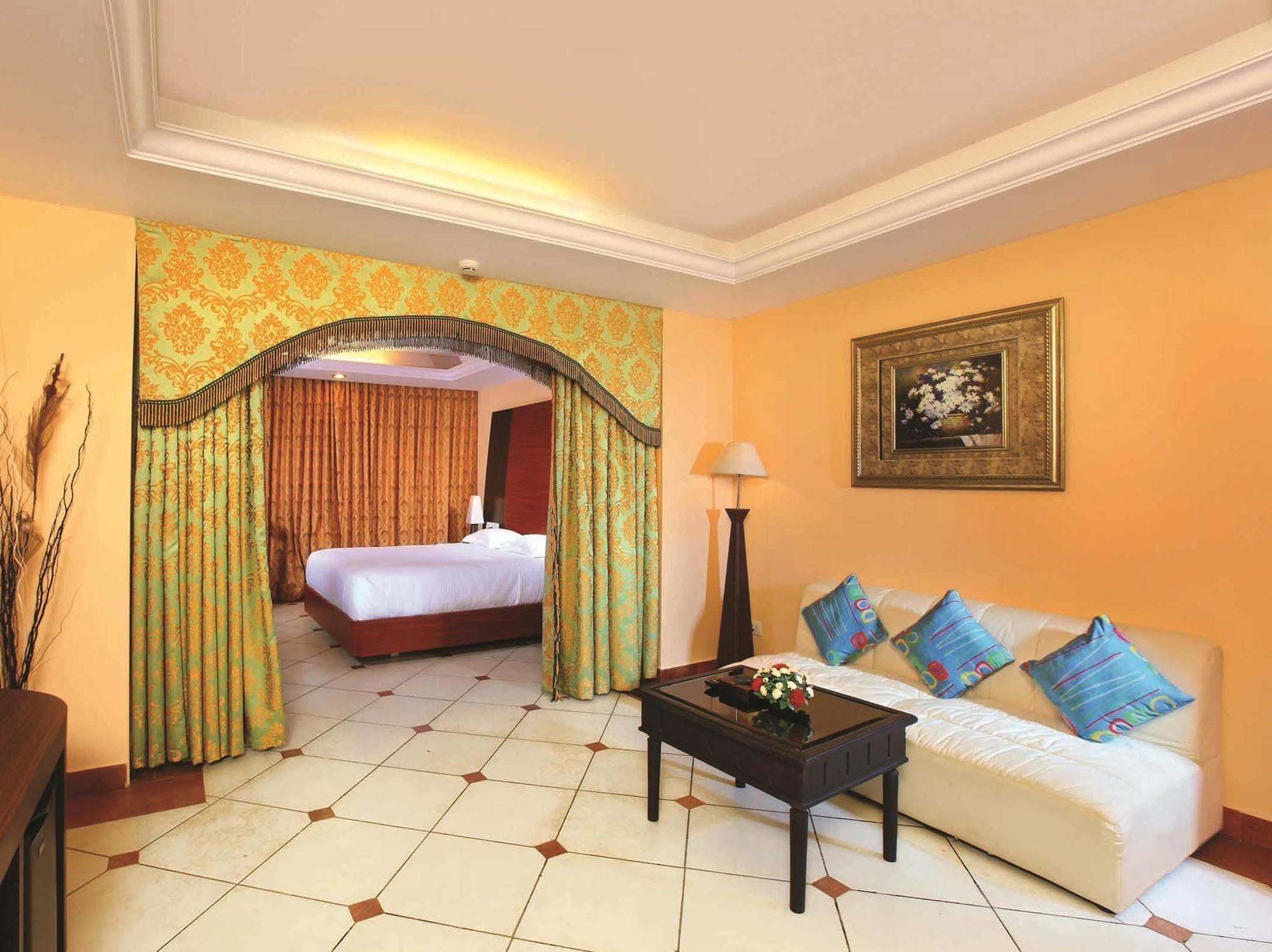 Emarald Hotel Cochin Kochi Ngoại thất bức ảnh