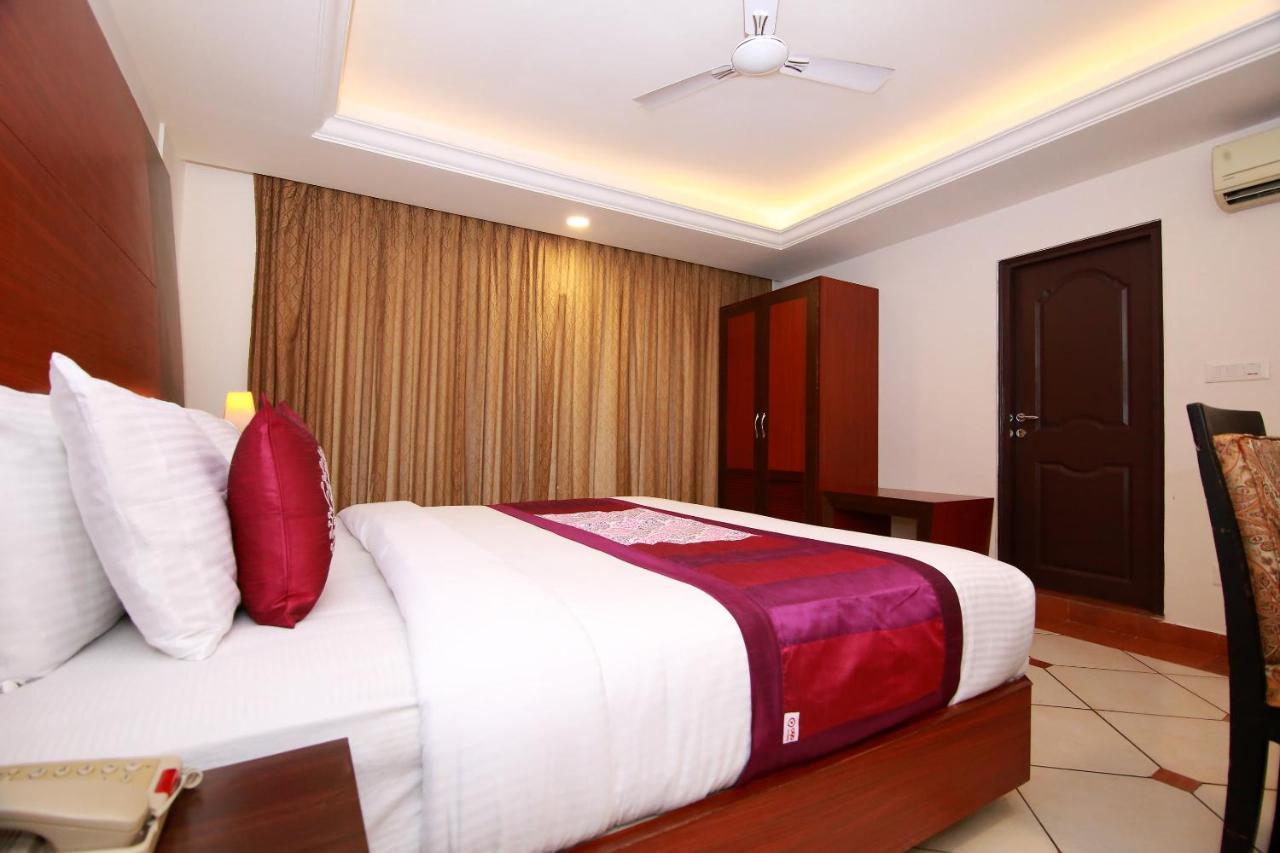 Emarald Hotel Cochin Kochi Ngoại thất bức ảnh