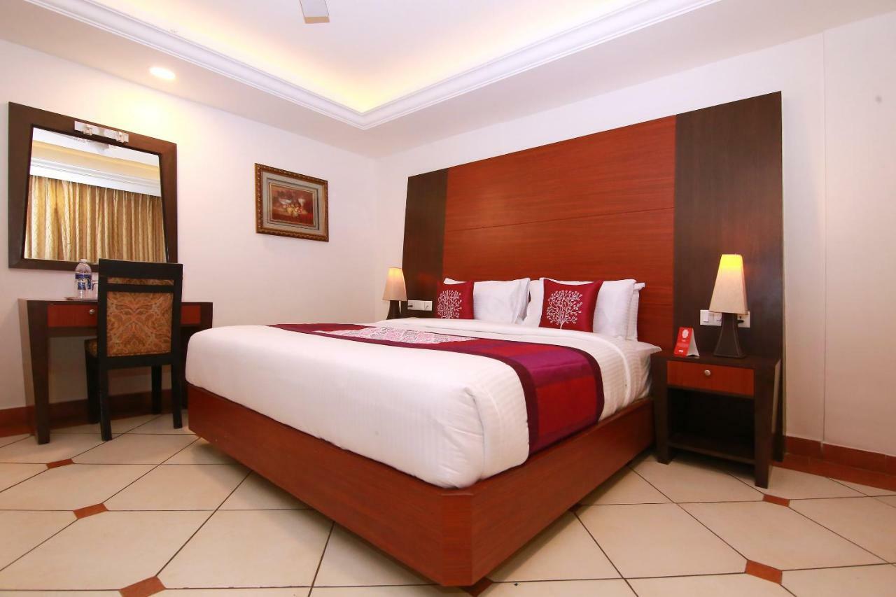 Emarald Hotel Cochin Kochi Ngoại thất bức ảnh